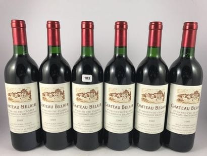 12 btls Château Belair 1989 en CBO - Sai...