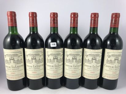 12 btls Château La Lagune 1985 en CBO - ...