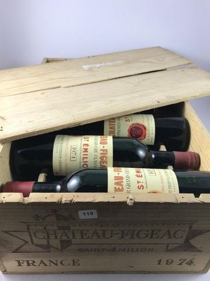 12 btls Château Figeac 1974 en CBO - Sai...