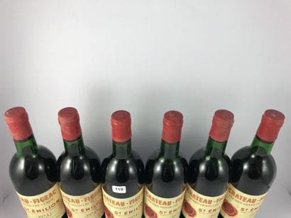 12 btls Château Figeac 1974 en CBO - Sai...