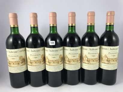 12 btls Vieux Château Certan 1989 en CBO...