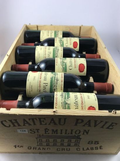 12 btls Château Pavie 1985 en CBO - Sain...