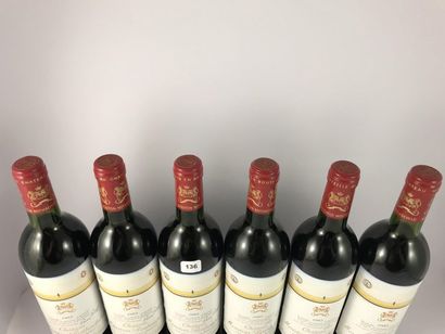 12 btls Château Mouton Rothschild 1983 en...