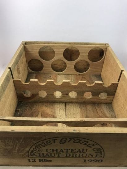 1 caisse bois vide Château Haut-Brion 1986...
