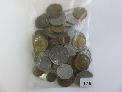 Monnaies - Lot de + 100 monnaies diverses...