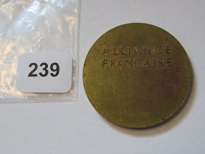 Médaille - Alliance Française, par Paul Belmondo...