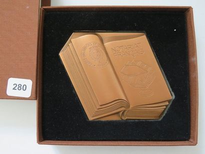 Médaille du Notariat français et de la Caisse...