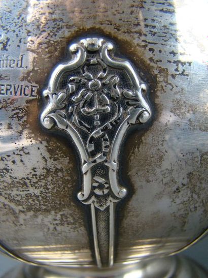 COUPE en argent. LONDRES, HARRISON Brothers...