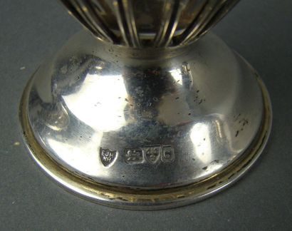 SAUPOUDROIR en argent. CHESTER, HASELER Brothers...