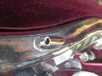 NECESSAIRE DE TOILETTE DE VOYAGE en argent,...