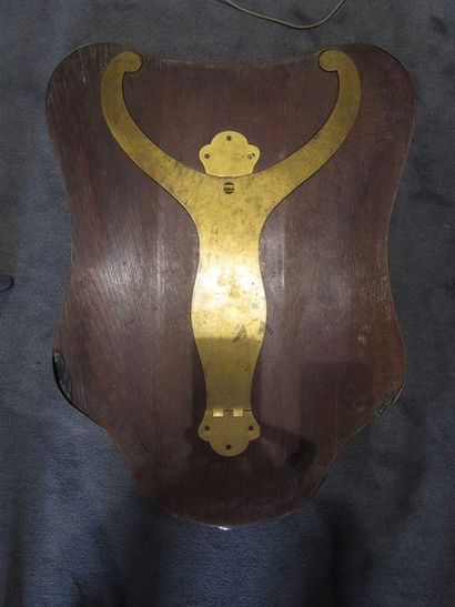 NECESSAIRE DE TOILETTE DE VOYAGE en argent,...
