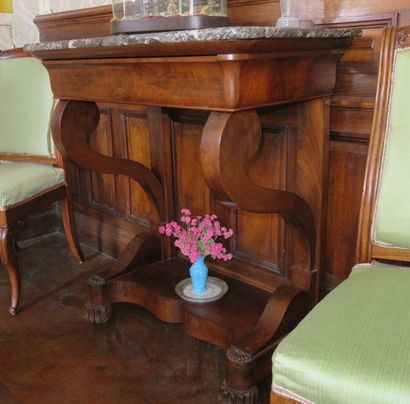 Console en acajou et placage d’acajou, montants...