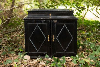 Cabinet flamand en placage d'ébène et bois...