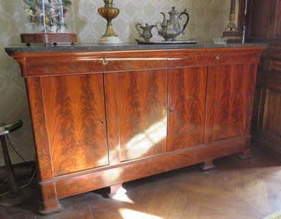 Buffet en enfilade en acajou et placage d’acajou...