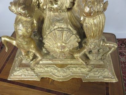 Console d’applique en terre-cuite dorée au...