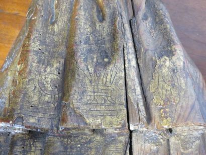 Paire de sculptures en sapin figurant des...