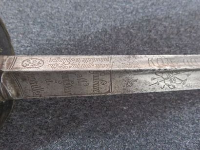 Epée d'officier des gardes du corps du Roi...