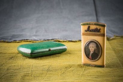 Étui à carnet de bal en ivoire monté sur...