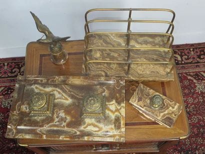 Serviteur de bureau en onyx et bronze à quatre...