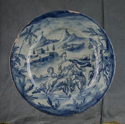 ITALIE Savone Plat rond en faïence à décor...