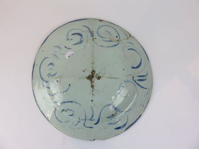ITALIE Savone Plat rond en faïence à décor...