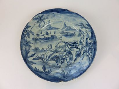ITALIE Savone Plat rond en faïence à décor...