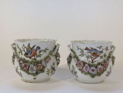 ALLEMAGNE Paire de rafraichissoirs en porcelaine...