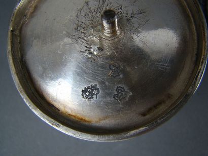 HUILIER-VINAIGRIER en argent. PARIS, 1778-1779...