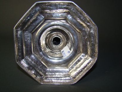 PAIRE DE FLAMBEAUX en argent. PARIS, Antoine...