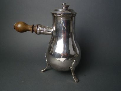 CAFETIERE en laiton argenté. Probablement...