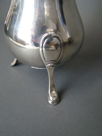 CAFETIERE en laiton argenté. Probablement...