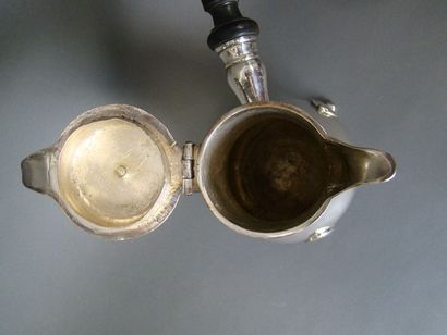 CAFETIERE en laiton argenté. Probablement...
