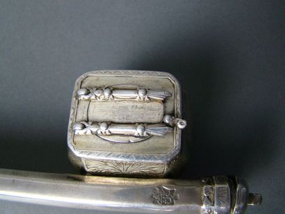 ECRITOIRE PORTATIVE (DIVIT) en argent. TURQUIE,...