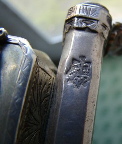 ECRITOIRE PORTATIVE (DIVIT) en argent. TURQUIE,...