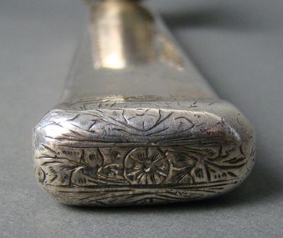 ECRITOIRE PORTATIVE (DIVIT) en argent. TURQUIE,...