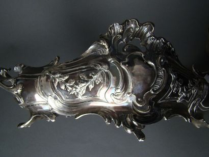 JARDINIERE DE TABLE en argent. PARIS, orfèvre...