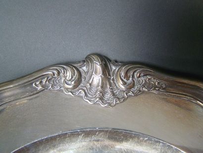 ASSIETTE en argent. PARIS, Ernest CARDEILHAC,...