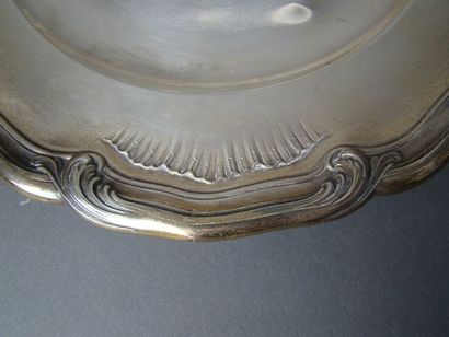 ASSIETTE en argent. PARIS, Ernest CARDEILHAC,...