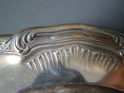 ASSIETTE en argent. PARIS, Ernest CARDEILHAC,...