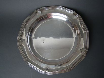PLAT en argent. PARIS, GRUHIER Père et Fils,...