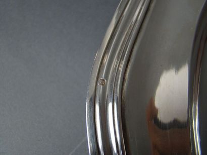 PLAT en argent. PARIS, GRUHIER Père et Fils,...