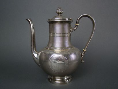 CAFETIERE en argent. PARIS, ODIOT, ap. 1838...