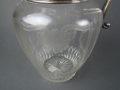 CARAFE en argent et cristal. PARIS, TETARD...