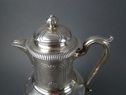 CARAFE en argent et cristal. PARIS, TETARD...