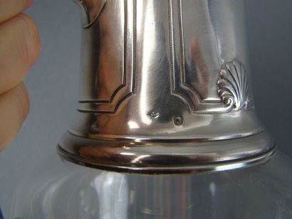 CARAFE en argent et cristal. PARIS, TETARD...