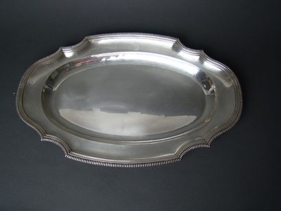PLAT OVALE en argent. PARIS, orfèvre A.F.,...