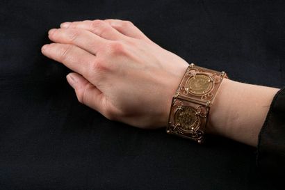 Bracelet manchette composé de cinq motifs...
