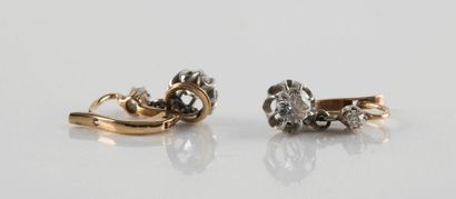 Paire de boucles d'oreilles dormeuses en...