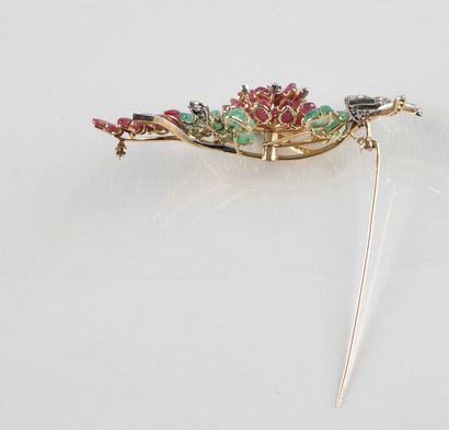 Broche en or jaune et or gris au décor de...