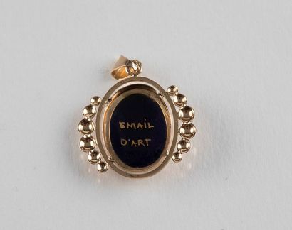 Pendentif en or jaune figurant un profil...